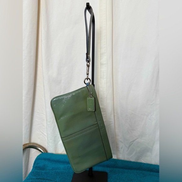 COACH Patent Leather Clutch/Zipper Wristlet Makeup Bag Dark Sage Green EUC - Picture 1 of 10